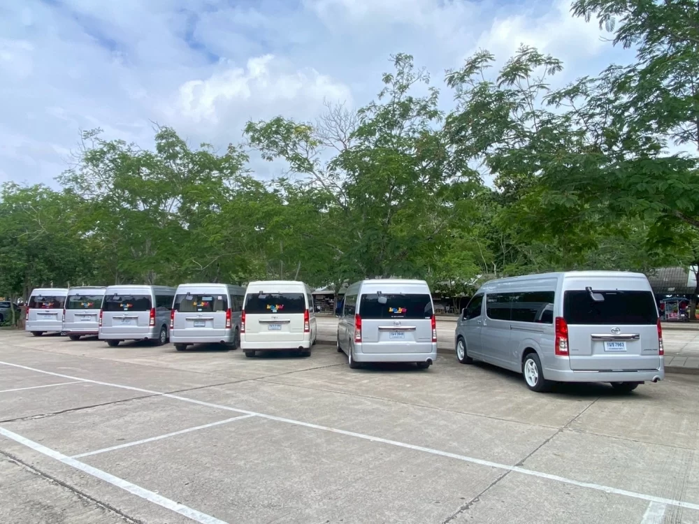 รถตู้เช่าพร้อมคนขับจตุจักร