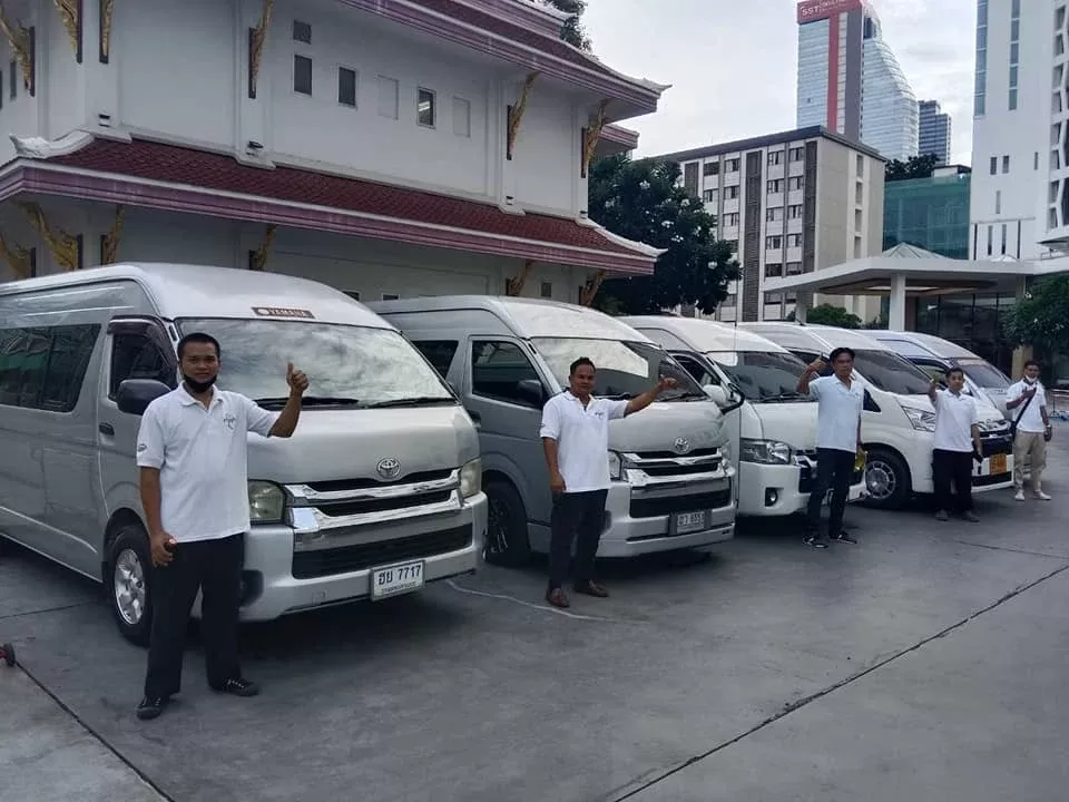 รถตู้เช่าพร้อมคนขับบางขุนเทียน